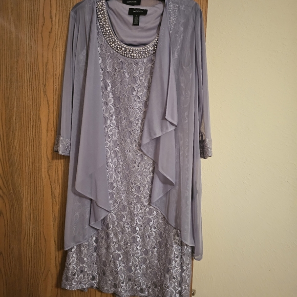 Dress - Picture 3 of 5